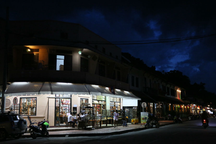 琅勃拉邦夜市.JPG